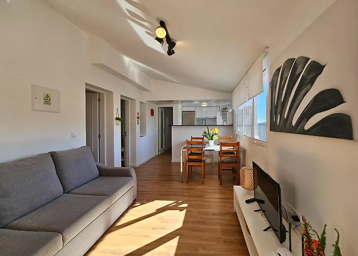 Sunny Terrace פונשל